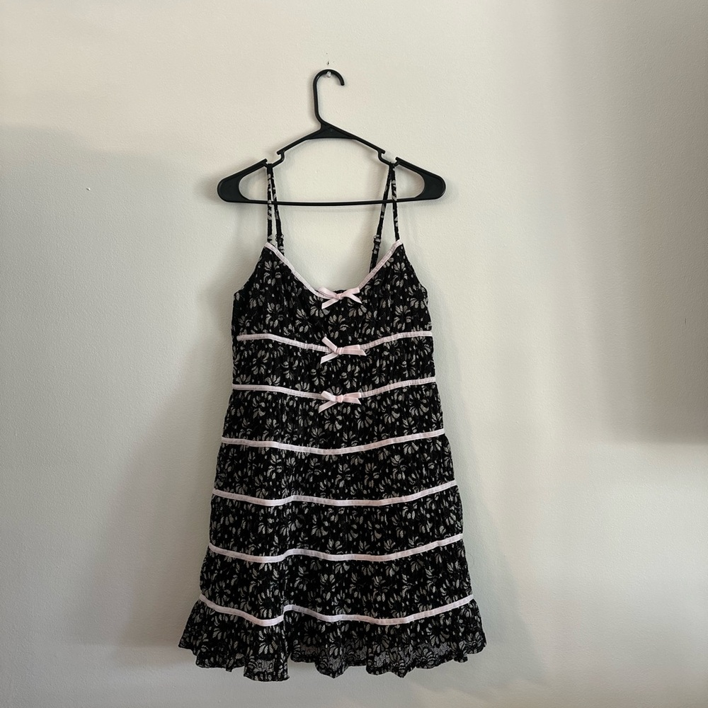 Black and Pink Floral Lace Dress  Size M (Juniors)
